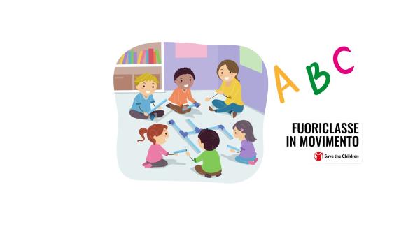 Bambini in cerchio a scuola